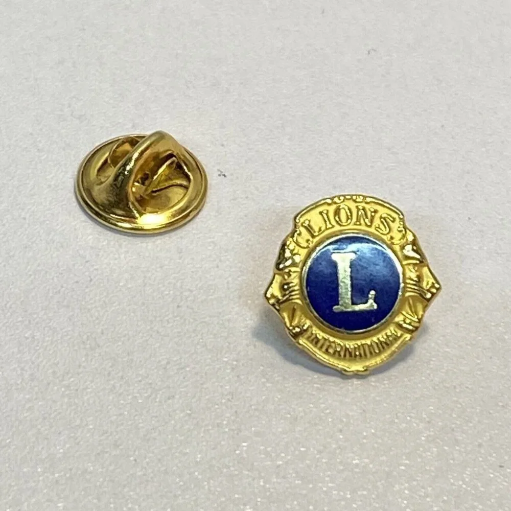 Vintage Lions International Gold Tone Lapel Vest Hat Pin Older Double Head Lion - Picture 3 of 5